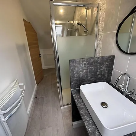 Holiday home Pleasant Near The D-day Beaches *
