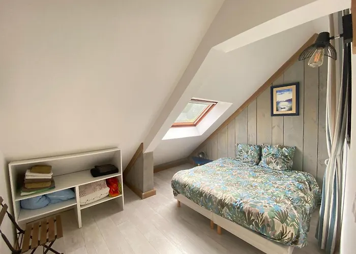 In Near D-day Beaches * אסנלס